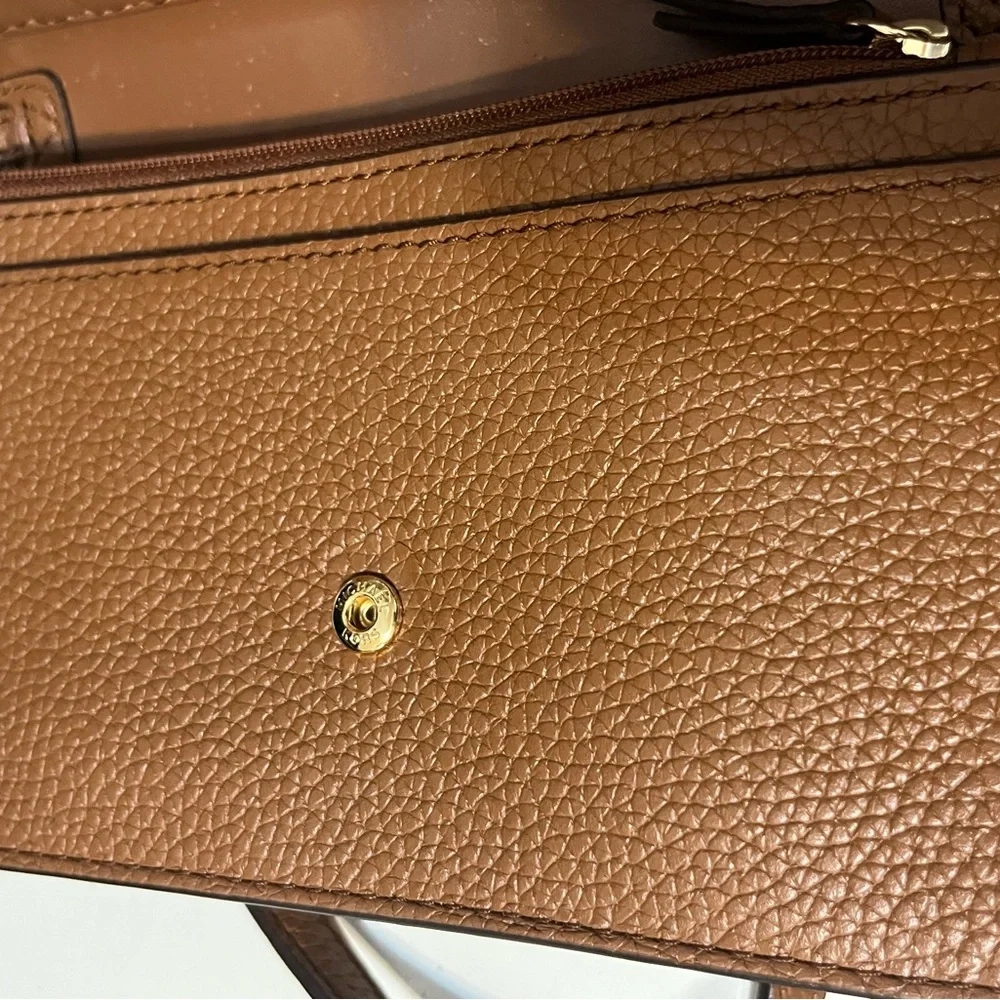 Michael Kors Tan Leather Bag with Gold Hardware - Picture 12 of 15
